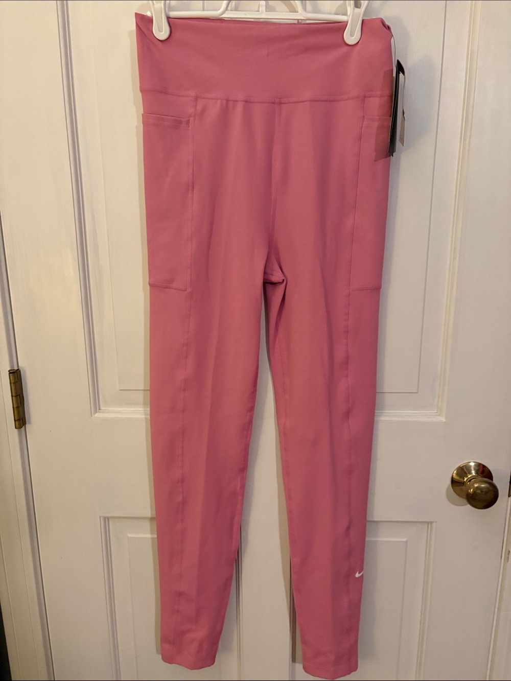 Nike Kids / girls xl training Pink Active Leggings with Side Pockets bnwt